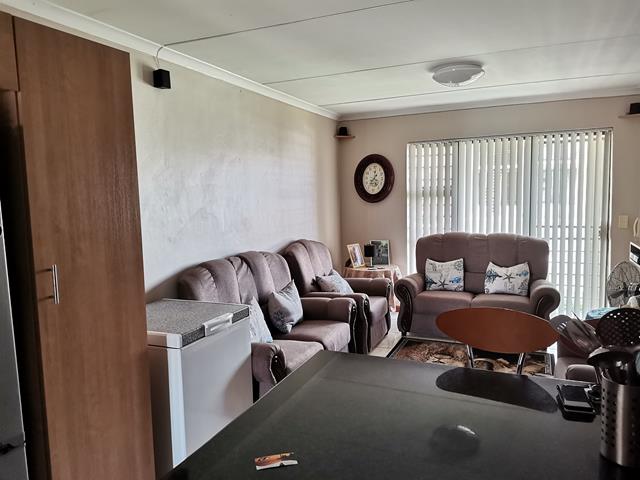 To Let 2 Bedroom Property for Rent in Guldenland Western Cape